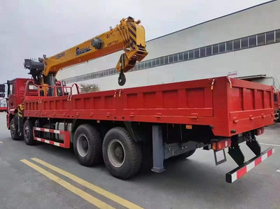 國六陜汽20噸徐工隨車吊 高效運輸與起重作業的完美結合